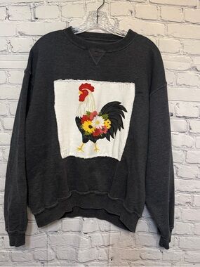 🐓 Cottagecore Rooster Sweatshirt – Upcycled Farmhouse Patch Crewneck – Size L